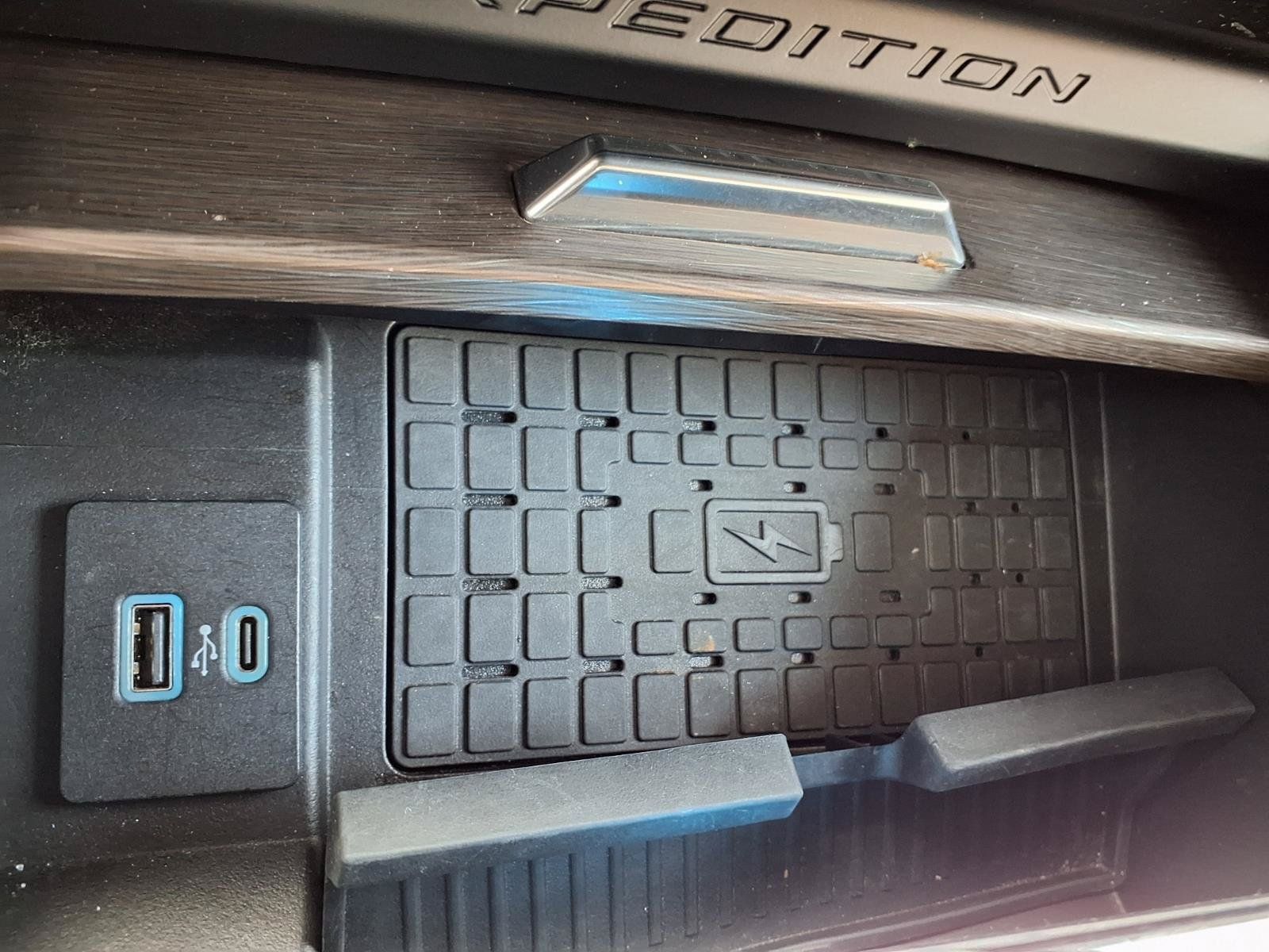 Used 2024 Ford Expedition Max Limited AWD/4WD image 10
