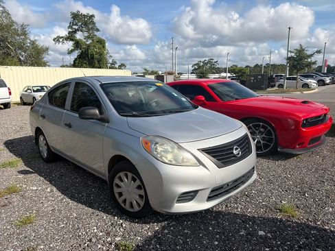 Used 2012 Nissan Versa S w/ Cruise Control Pkg FWD image 3