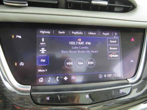 Used 2020 Cadillac XT6 Premium Luxury image 23