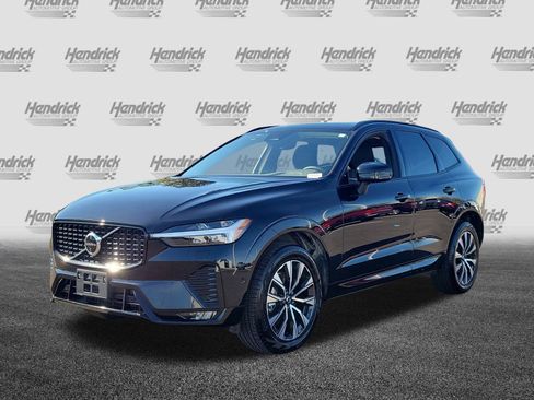 Certified 2025 Volvo XC60 B5 Plus image 5
