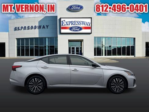 Used 2024 Nissan Altima 2.5 SV FWD image 5