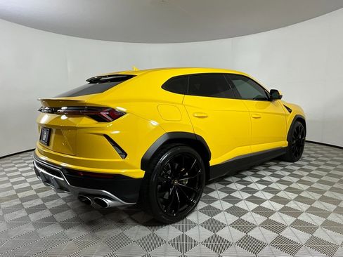 Used 2022 Lamborghini Urus image 4