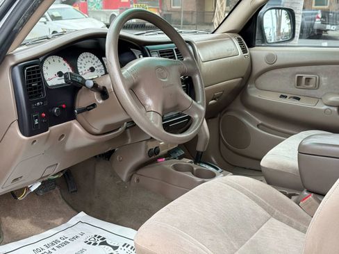 Used 2001 Toyota Tacoma PreRunner image 16