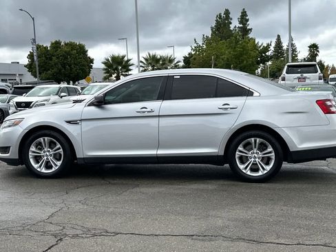 Used 2018 Ford Taurus SE image 9