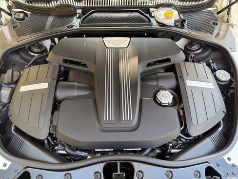 Used 2018 Bentley Flying Spur S V8 image 38