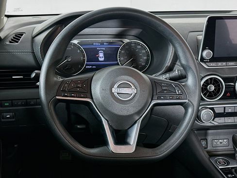 Used 2024 Nissan Sentra SV FWD image 18