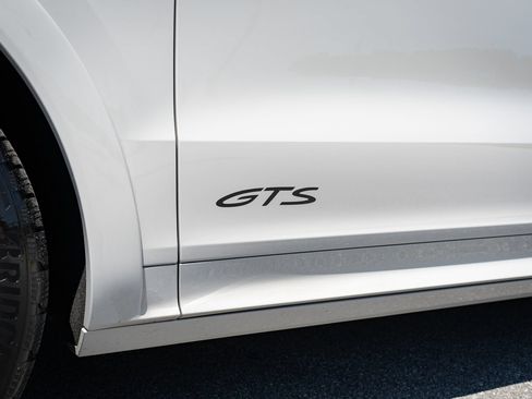 Used 2023 Porsche Cayenne GTS AWD/4WD image 15