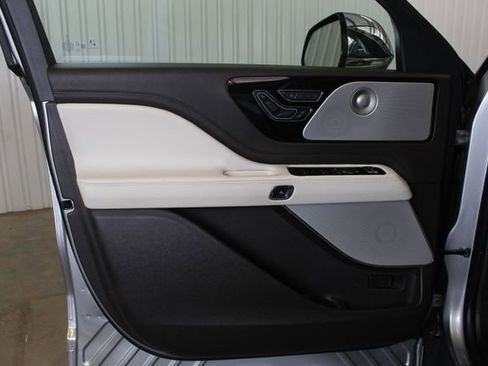 Used 2022 Lincoln Aviator Black Label w/ Dynamic Handling Package AWD/4WD image 9
