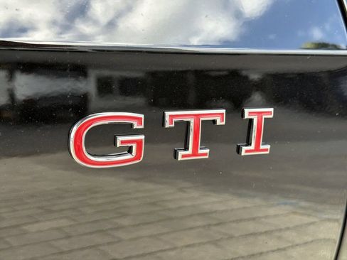 New 2026 Volkswagen GTI SE FWD image 10