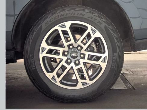 Used 2025 Ford Expedition Active AWD/4WD image 23