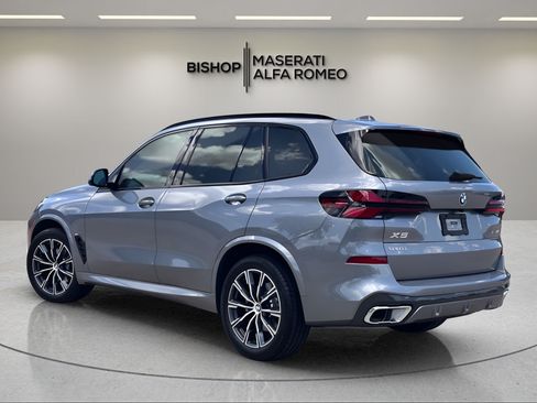Used 2025 BMW X5 xDrive40i w/ M Sport Package AWD/4WD image 3