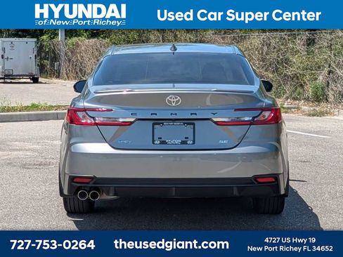 Used 2025 Toyota Camry SE FWD image 4