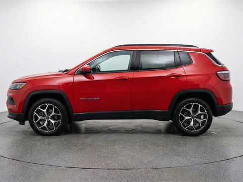 Used 2025 Jeep Compass Limited image 5
