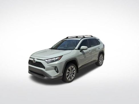 Used 2022 Toyota RAV4 XLE Premium FWD image 7