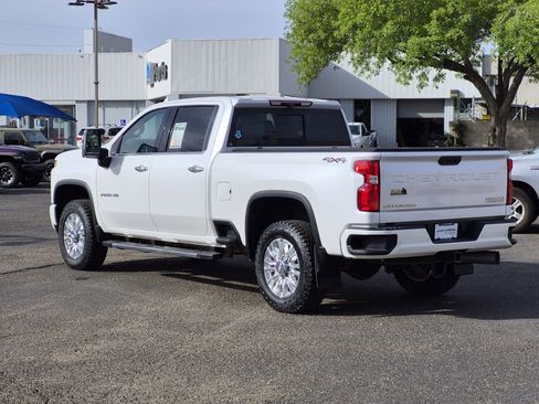 Used 2020 Chevrolet Silverado 2500 High Country w/ Technology Package image 5