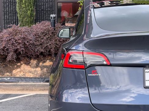 Used 2022 Tesla Model Y Long Range AWD/4WD image 14