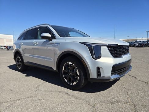 New 2026 Kia Sorento S FWD image 2