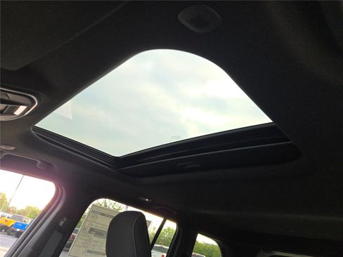 New 2025 Jeep Grand Cherokee Laredo w/ Luxury Tech Group I image 29