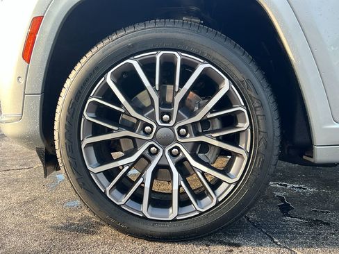 Used 2022 Jeep Grand Cherokee L Summit image 11