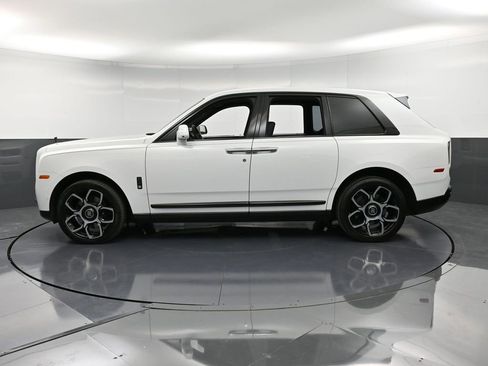 Certified 2021 Rolls-Royce Cullinan Black Badge image 2
