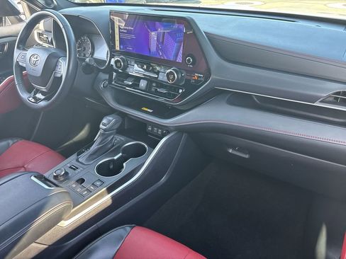 Used 2023 Toyota Highlander L image 30