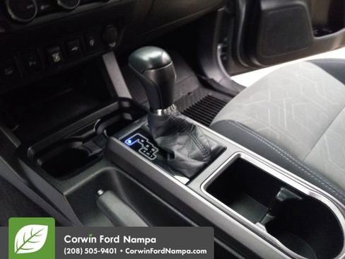 Used 2021 Toyota Tacoma TRD Off-Road image 18