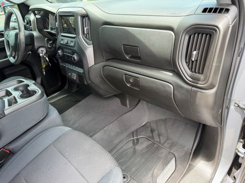 Used 2019 Chevrolet Silverado 1500 Custom Trail Boss w/ Custom Convenience Package AWD/4WD image 11