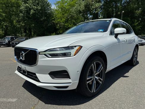 Used 2018 Volvo XC60 T5 Momentum w/ Vision Package AWD/4WD image 1