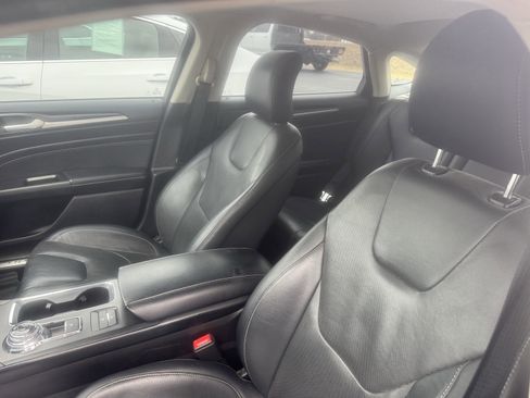 Used 2019 Ford Fusion Titanium image 10