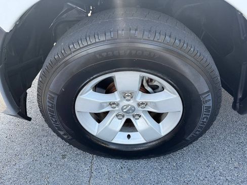 Used 2018 RAM 1500 Express RWD image 9