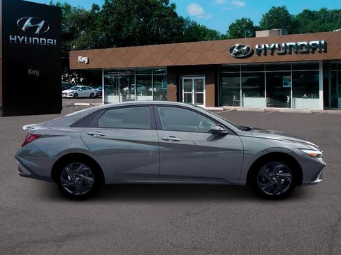 New 2026 Hyundai Elantra Sport image 9