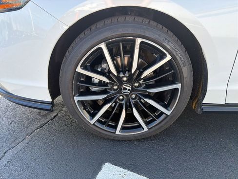 Used 2023 Honda Accord Touring image 10