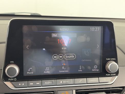 Used 2024 Nissan Altima 2.5 SV FWD image 17