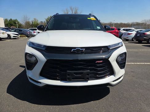 Used 2023 Chevrolet TrailBlazer RS w/ Sun and Liftgate Package image 2