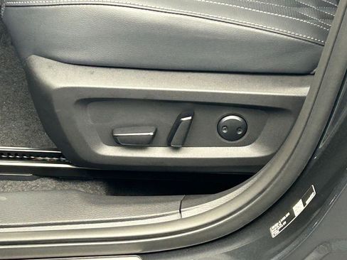 New 2026 Mitsubishi Outlander SEL image 11
