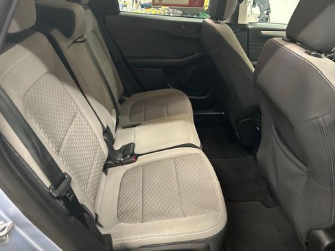 Used 2022 Ford Escape SE w/ SE Sport Appearance Package image 30