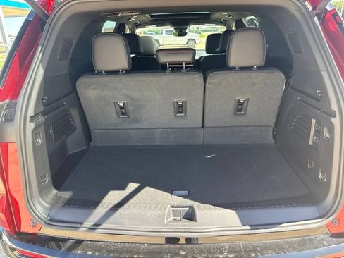 Used 2024 Chevrolet Traverse RS w/ LPO, Floor Liner Package AWD/4WD image 17