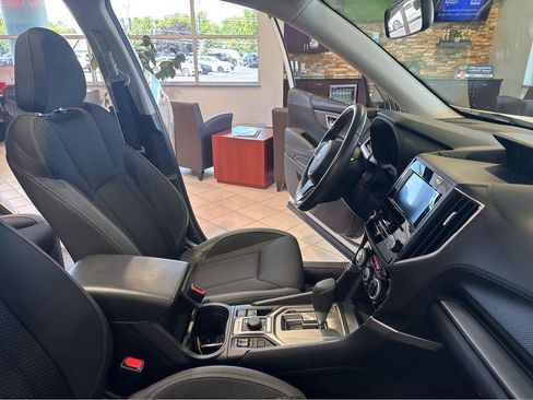 Used 2023 Subaru Forester Premium AWD/4WD image 31