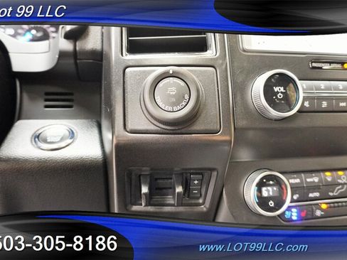 Used 2019 Ford Expedition Limited w/ Equipment Group 302A AWD/4WD image 28