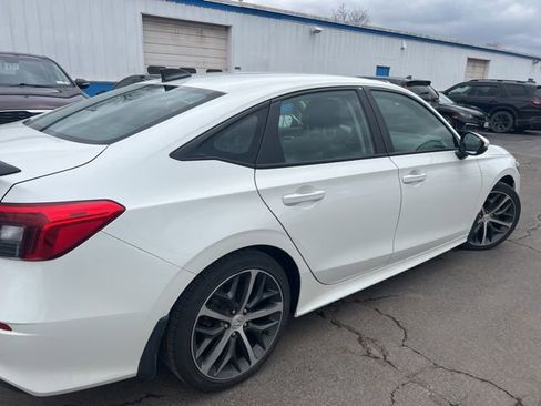 Used 2024 Honda Civic Touring image 5