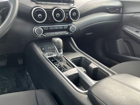 Used 2025 Nissan Sentra SV image 39