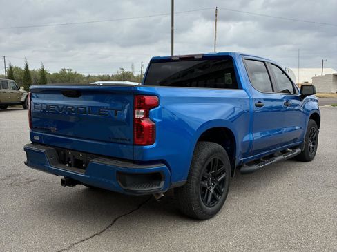 Used 2024 Chevrolet Silverado 1500 Custom w/ Turbomax Blackout Package image 9