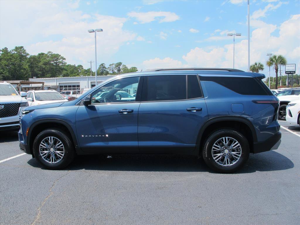 Used 2024 Chevrolet Traverse LT w/ Trailering Package FWD image 6