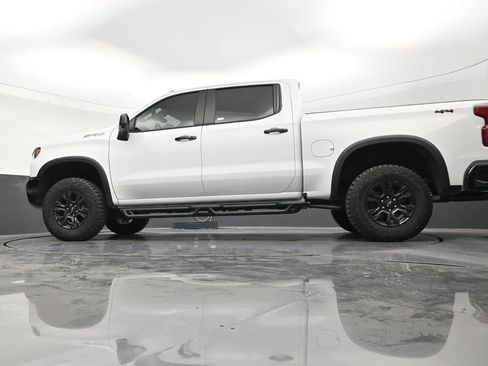 Used 2025 Chevrolet Silverado 1500 ZR2 w/ Technology Package AWD/4WD image 21