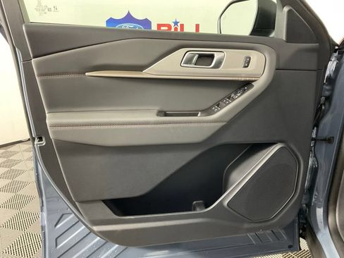 New 2026 Ford Explorer Active RWD image 12