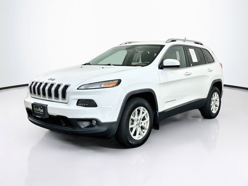 Used 2015 Jeep Cherokee Latitude w/ Comfort/Convenience Group AWD/4WD image 3