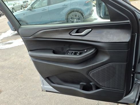 Used 2025 Jeep Grand Cherokee Laredo X w/ Luxury Tech Group I image 22