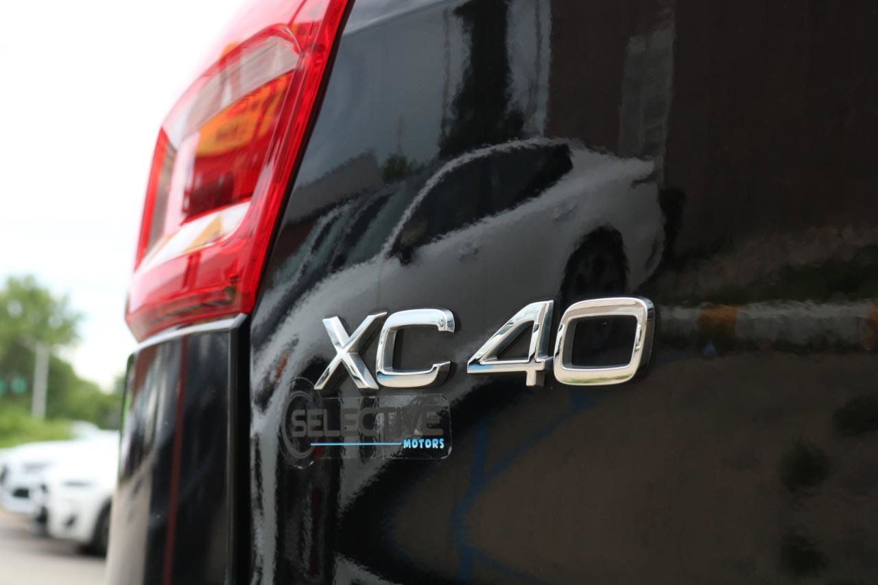 Used 2019 Volvo XC40 T5 Momentum AWD/4WD image 16