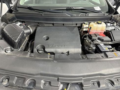 Used 2018 Buick Enclave Essence AWD/4WD image 27