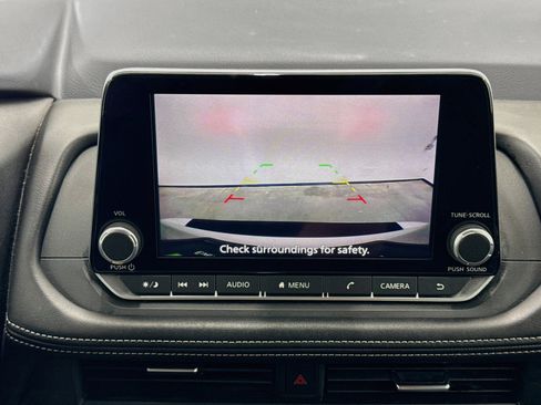 Used 2025 Nissan Rogue SV FWD image 22